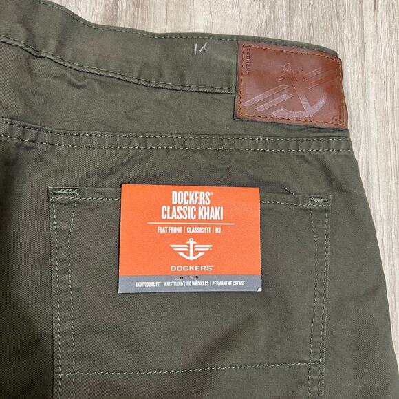 Dockers Men's Flat Front Classic Fit Olive Green Khaki Pants D3 Size W34 L29 - Picture 10 of 10